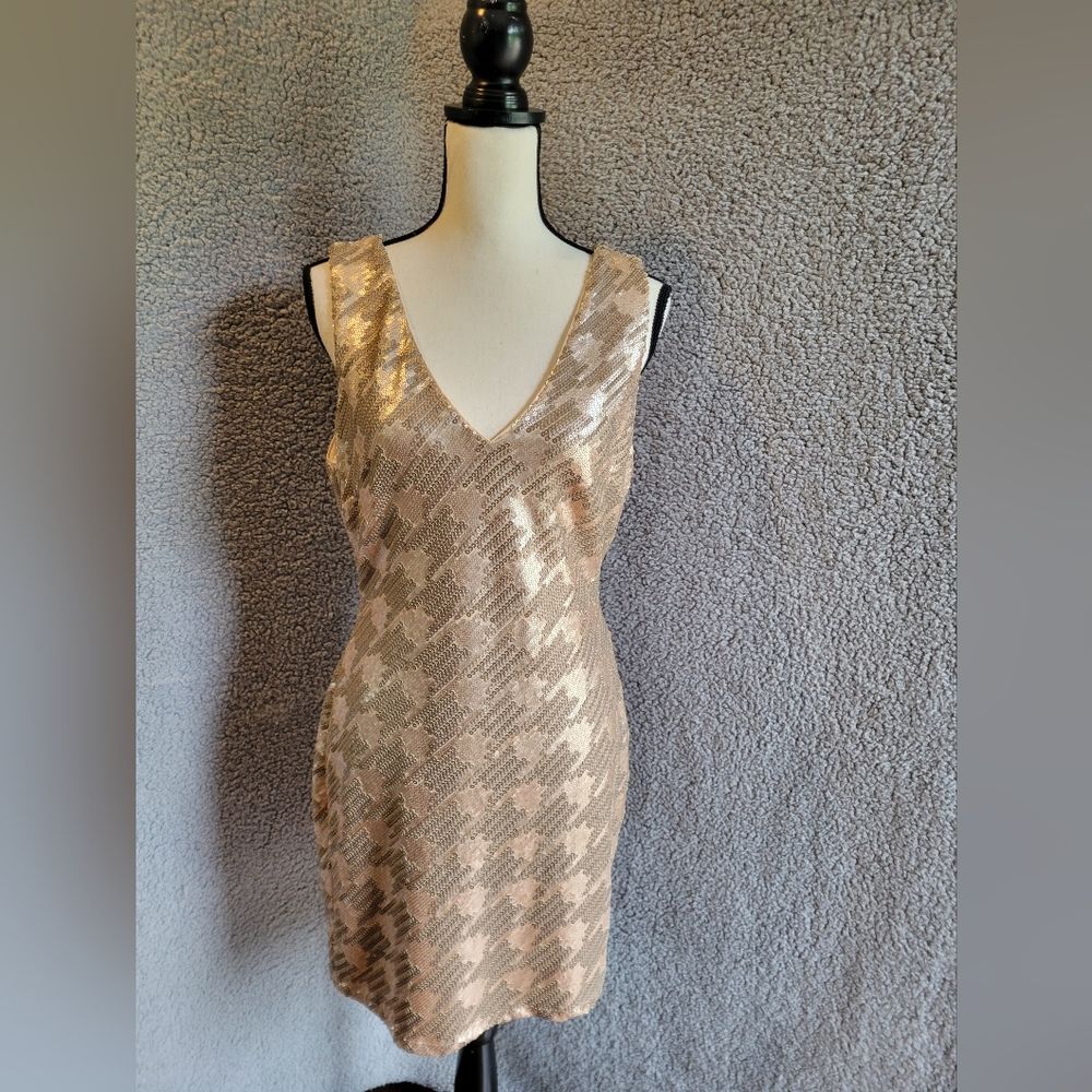 Ark & Co champagne gold sequin v-neck midi zip dress, size L NEW with Tags